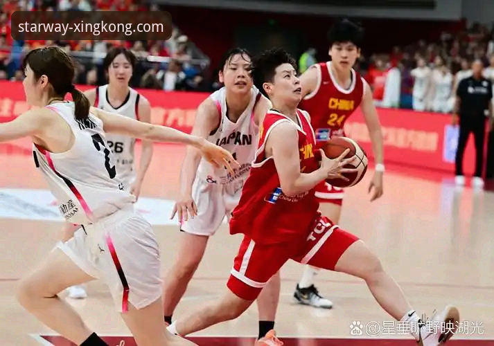 星空入口官方APP 中国女篮的战术博弈:一大四小与双塔阵容的胜利抉择